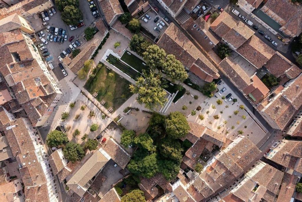 Taote - Studio Avec Terrasse Au Coeur De Ville Brignoles Zewnętrze zdjęcie